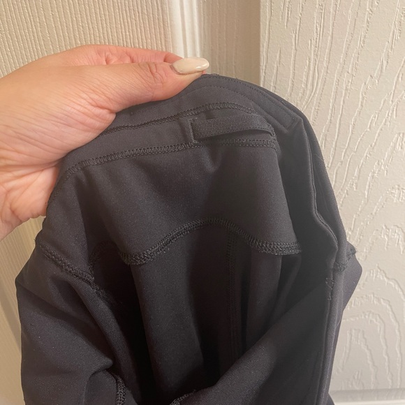Lululemon Black Legging with Pockets 4 - Picture 3 of 4